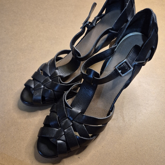 unknown Shoes - Black Woven Strappy Heels with Ankle Buckle - Women's Dress Sandals - Read